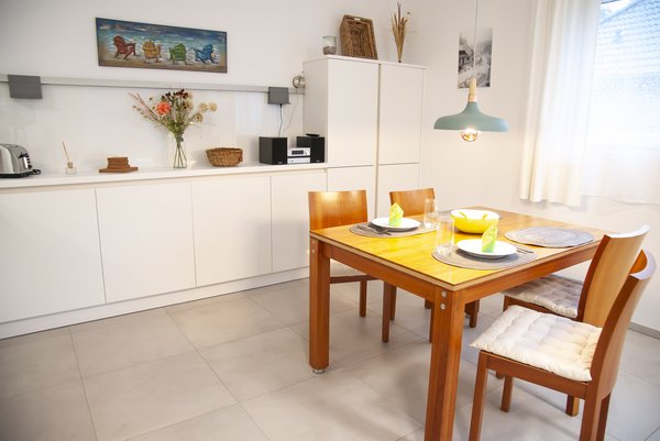 Essgruppe mit Sideboard
