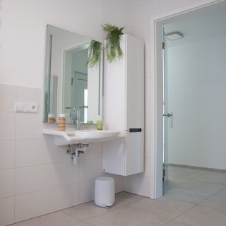 Unterfahrbares Handwaschbecken